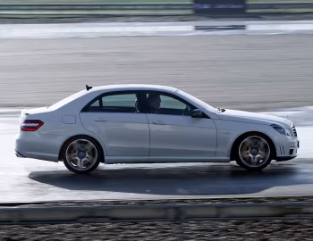 Mercedes-Benz E 63 AMG [UK-spec] (W212) '2009–11