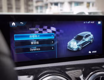 Інтер'єр Mercedes-AMG A 35 4MATIC Aerodynamic Package [Taiwan] (W177) '2019–22
