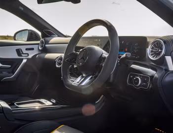 Intérieur Mercedes-AMG A 45 S 4MATIC+ Aerodynamic Package [UK-spec] (W177) '2023–pr.