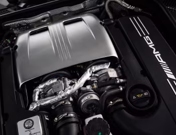 Bajo el capó Mercedes-AMG C 63 S [UK-spec] (W205) '2015–18