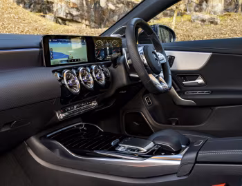Intérieur Mercedes-AMG CLA 35 4MATIC [UK-spec] (C118) '2019–23