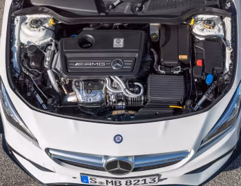 Sob o capô Mercedes-AMG CLA 45 4MATIC [Worldwide] (C117) '2016–19