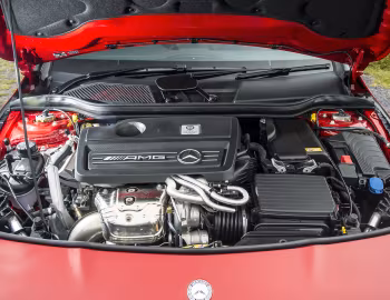 Sob o capô Mercedes-AMG CLA 45 4MATIC Shooting Brake [UK-spec] (X117) '2016–19