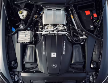 Bajo el capó Mercedes-AMG GT C [UK-spec] (C190) '2017–18
