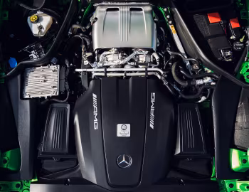 Bajo el capó Mercedes-AMG GT R [UK-spec] (C190) '2017–19