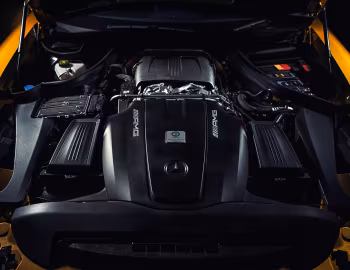Sob o capô Mercedes-AMG GT S [UK-spec] (C190) '2015–17