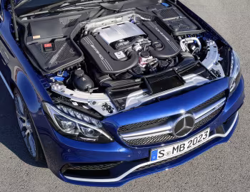 Sob o capô Mercedes-AMG C 63 S Estate [Worldwide] (S205) '2014–18
