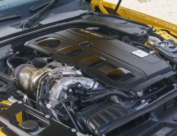 Sous la capuche Mercedes-AMG SL 43 [UK-spec] (R232) '2023–pr.