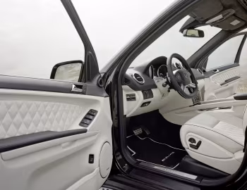 Interior Mercedes-Benz ML 63 AMG "Performance Studio" (W164) '2009