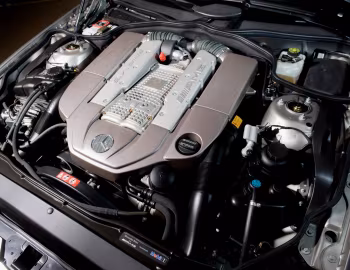 Під капотом 2003–06 Mercedes-Benz SL 55 AMG [North America] (R230) '2002–06