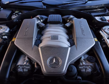 Під капотом Mercedes-Benz SL 63 AMG [UK-spec] (R230) '2008–11
