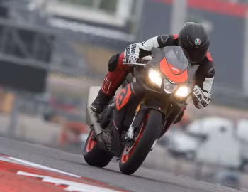 Aprilia RSV4 RR '2017–18