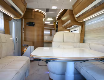 Interior 2017–21 Arca Europa P 699 GLM '2016–21