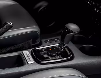 Interior Toyota Hilux AT33 by Arctic Trucks [Italy] '2022–pr.