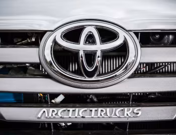 Arctic Trucks Toyota Hilux AT44 Magic-DML Expedition 6×6 '2016