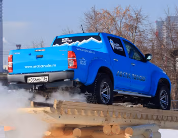 Arctic Trucks Toyota Hilux Double Cab AT35 '2011–16