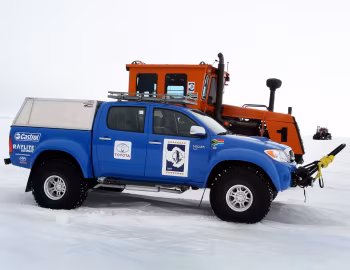 Arctic Trucks Toyota Hilux Invincible AT38 '2009