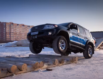 Arctic Trucks Toyota Land Cruiser AT35 (J200) '2011–15