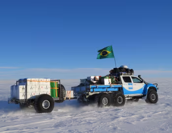 Arctic Trucks Toyota Hilux AT44 Antarctica Brazilian Research 6×6 '2015