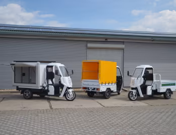 ARI 345 Kofferaufbau mit Solarpanel, ARI 345 Pickup with tarpaulin, ARI 345 Pickup