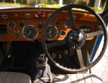 Panneau avant Aston Martin 1 ½ Litre MkII Saloon '1934–36