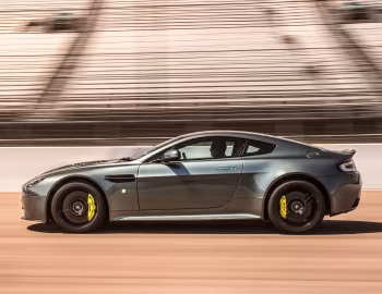 Aston Martin V12 Vantage AMR [UK-spec] '2017