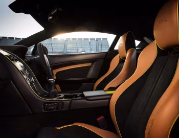 Intérieur Aston Martin V8 Vantage AMR [UK-spec] '2017–18