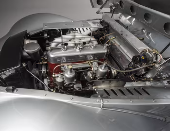 Sous la capuche Aston Martin Atom '1939