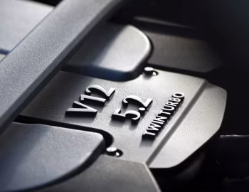 Sous la capuche Aston Martin DB11 [UK-spec] '2016–18