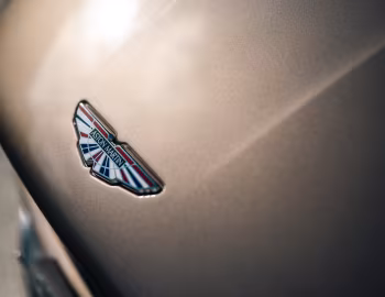 Logo Q by Aston Martin DB11 V8 "W1" [Japan] '2021