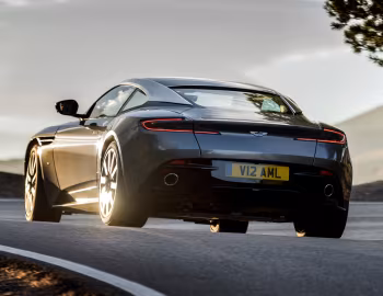Aston Martin DB11 [UK-spec] '2016–18