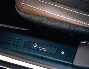 Q by Aston Martin DB11 V8 "W1" [Japan] '2021