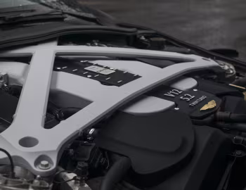 Sous la capuche Aston Martin DB11 [Australia] '2017–18