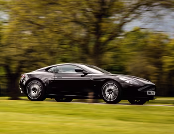 Aston Martin DB11 [Worldwide] '2016–18