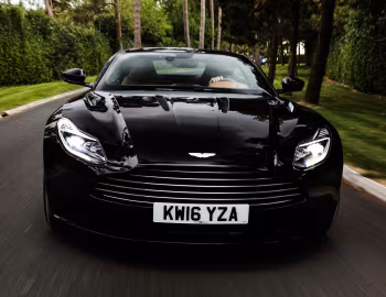 Aston Martin DB11 [Worldwide] '2016–18