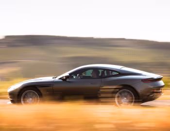 Aston Martin DB11 [Worldwide] '2016–18