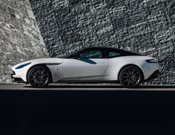 Q by Aston Martin DB11 V8 "W1" [Japan] '2021