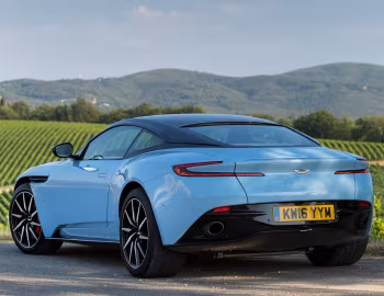 Aston Martin DB11 [Worldwide] '2016–18