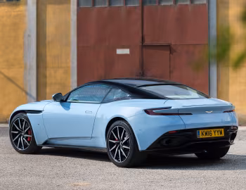 Aston Martin DB11 [Worldwide] '2016–18