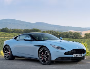Aston Martin DB11 [Worldwide] '2016–18
