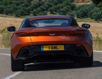 Aston Martin DB11 [Worldwide] '2016–18