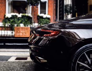 Aston Martin DB11 [Worldwide] '2016–18