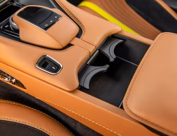 Intérieur 2020–23 Aston Martin DB11 AMR [North America] '2019–23