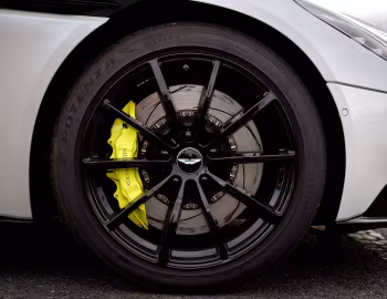 Aston Martin DB11 AMR [Japan] '2018–23