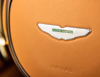 Intérieur 2020–23 Aston Martin DB11 AMR [North America] '2019–23