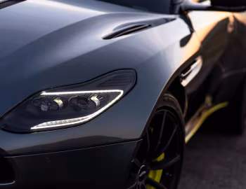 Aston Martin DB11 AMR "Signature Edition" [UK-spec] '2018