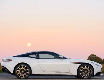 Aston Martin DB11 V8 [UK-spec] '2017–23