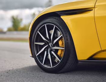2018–23 Aston Martin DB11 V8 [North America] '2017–23