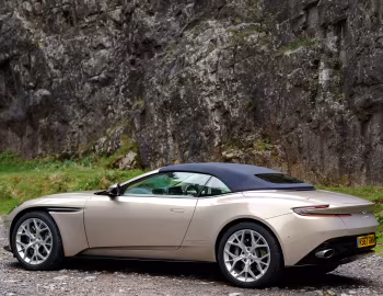 Aston Martin DB11 V8 Volante [UK-spec] '2018–23