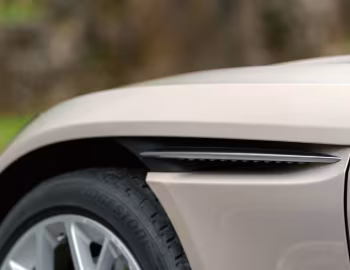 Aston Martin DB11 V8 Volante [UK-spec] '2018–23
